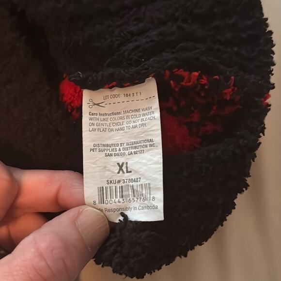 XL Black and Red Checkered Dog Shirt NWOT - Picture 3 of 11